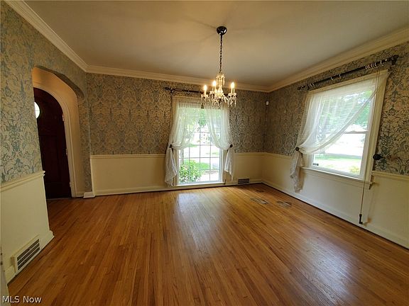 4th image of 317 Kenilworth Dr