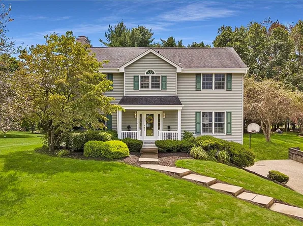 10010 Pine Ridge Dr, Wexford, PA 15090