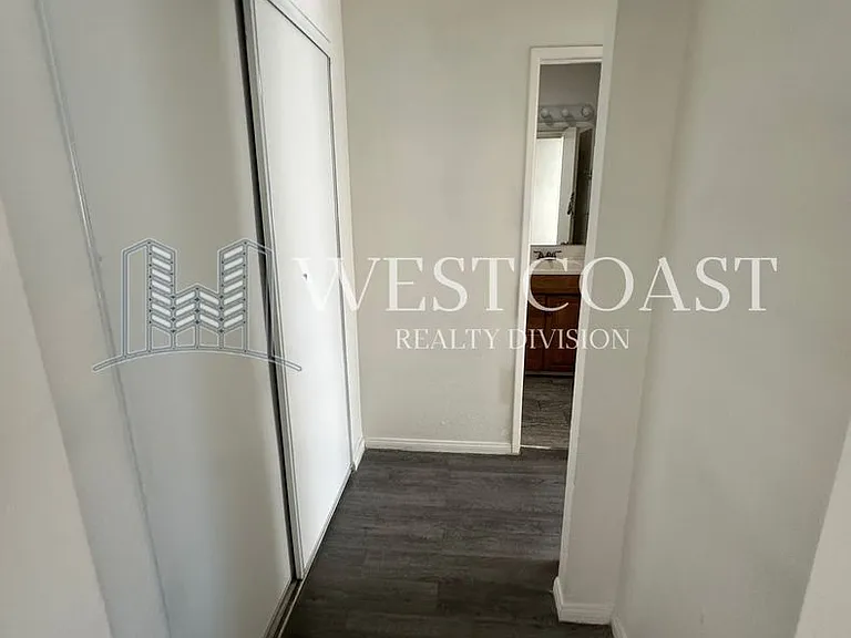 349 S Ashford Ave — Photo 8