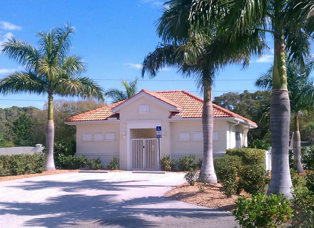 3 bed, 1559 sqft, $3,600 — Photo 2