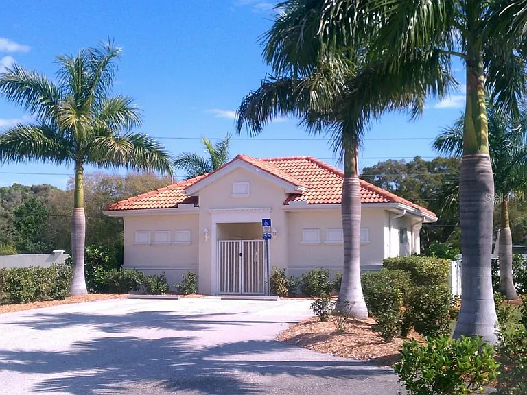 10313 Hebblewhite Ct — Photo 2