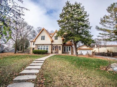 450 South 8th AVENUE, West Bend, WI, 53095