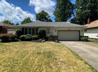 1112 Haverston Rd, Lyndhurst, OH 44124