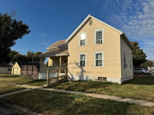 122 N Rochester St, Lanark, IL 61046