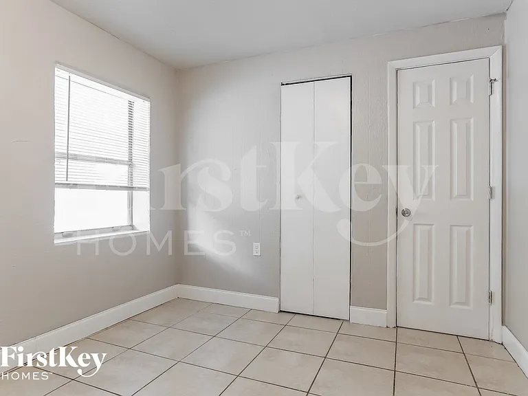 4531 NE 5th Ave — Photo 11