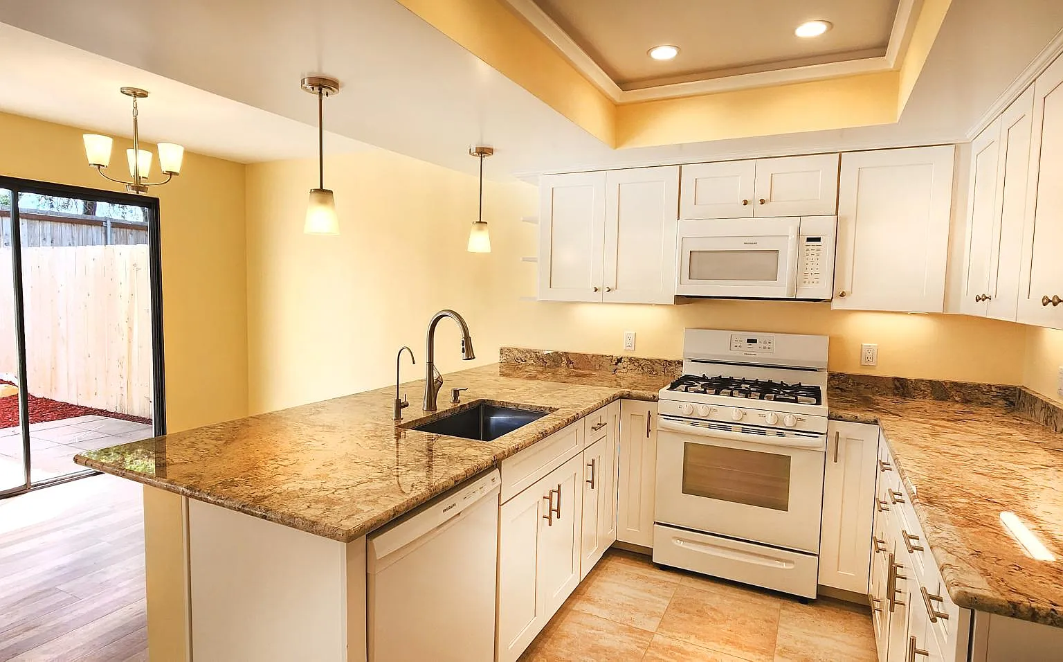 2 bed, 2.5 bath, 1140 sqft, $2,985 — Photo 1