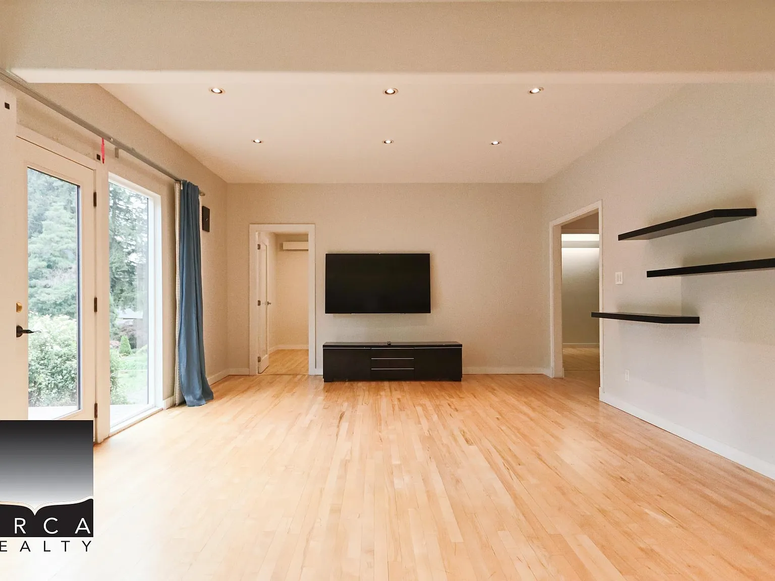 4 bed, 1800 sqft, $5,500 — Photo 2