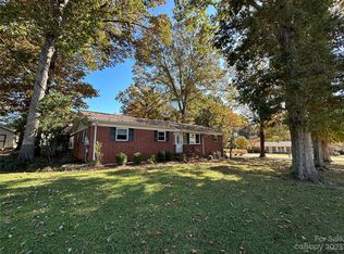 1211 4th Street Dr SE, Conover, NC 28613