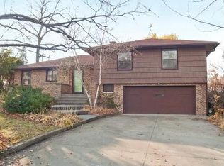 250 Timber Ln, Lake Geneva, WI 53147