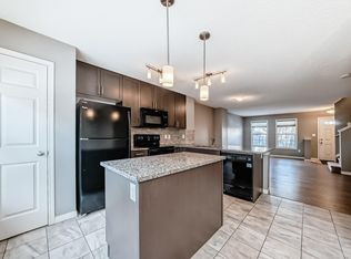 Grove Townhomes The, Edmonton, AB T6X 1V2