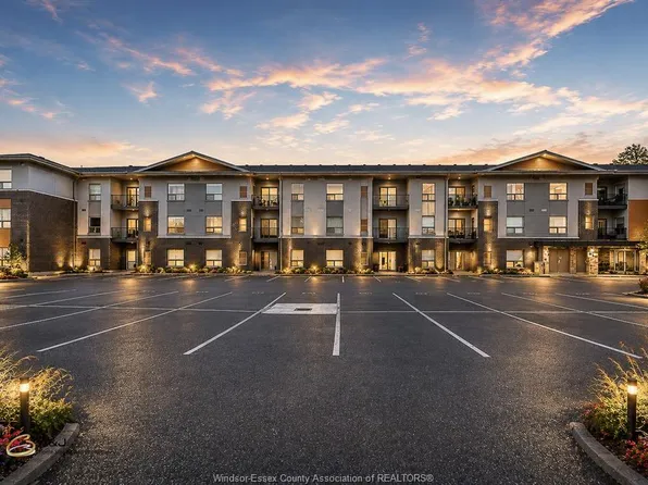 5840 Newman Blvd #306, Lasalle, ON N9J 2K6