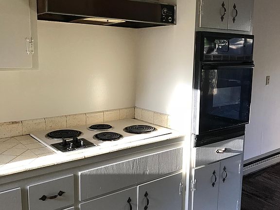 4th image of 797 Cornell Dr