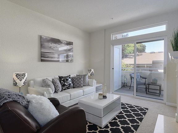 4th image of 231 El Camino Real #304
