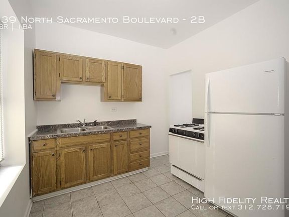 2nd image of 839 N Sacramento Blvd APT 2B