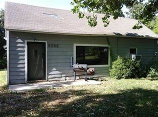 2566 N Wood St, Neosho, MO 64850