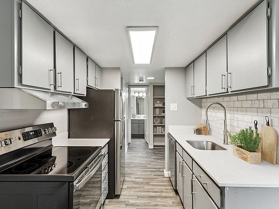 4th image of 3322 W 13th St #331