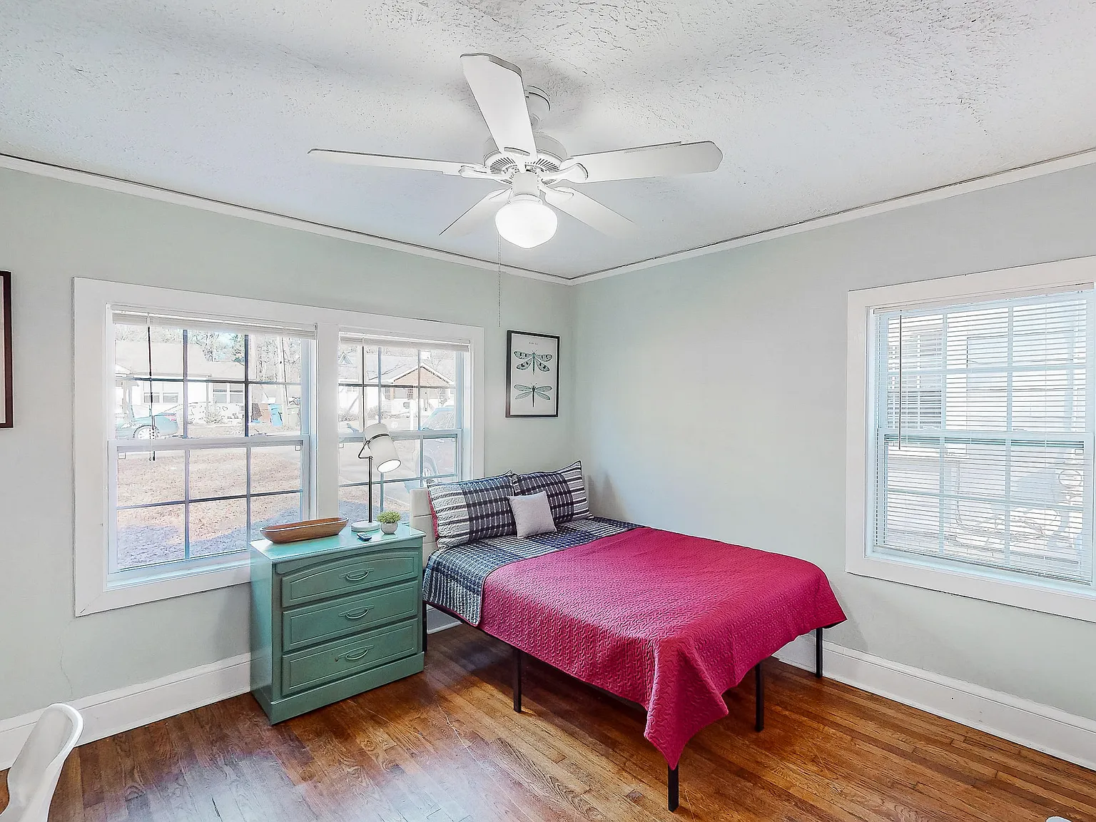 4 bed, 2.0 bath, 1812 sqft, $810 — Photo 2