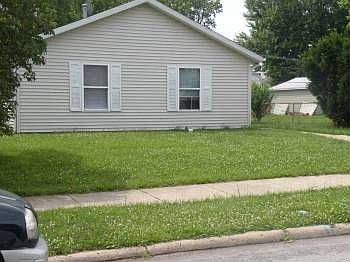 2nd image of 1723 Everett St