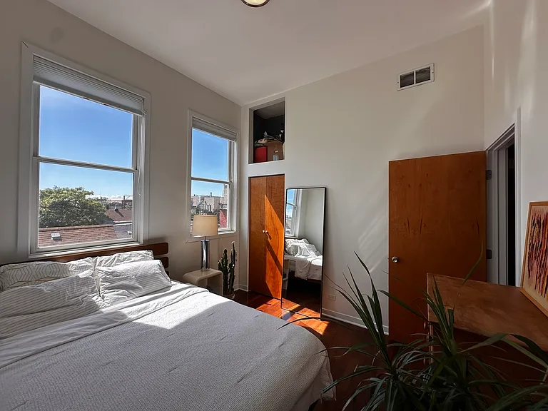 1516 W 19th St #3 — Photo 14