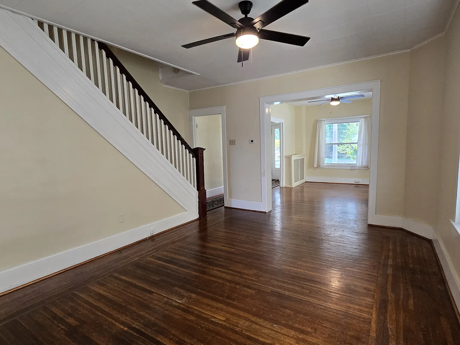 3 bed, 1300 sqft, $1,250 — Photo 2