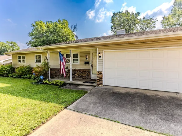 1304 N Tillotson Ave, Muncie, IN 47304