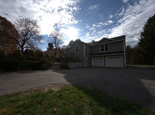 51 Old Common Rd, Lancaster, MA 01523