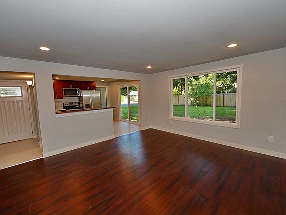 2nd image of 12515 98th Ave NE