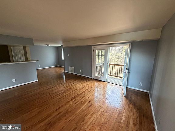 2nd image of 7514 Hawthorne St APT 4