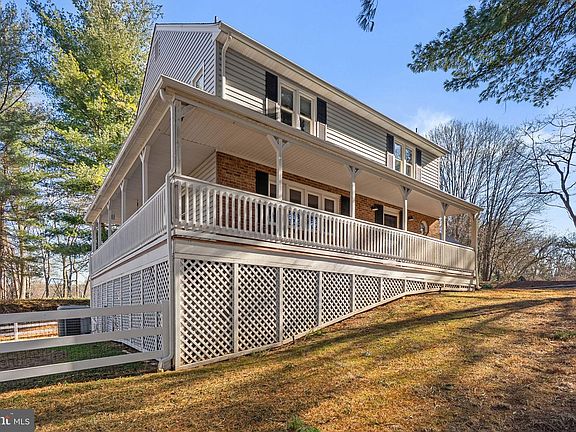 2nd image of 21841 Glendalough Rd