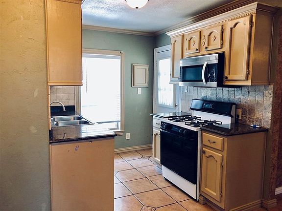 4th image of 2913 Oakwood St