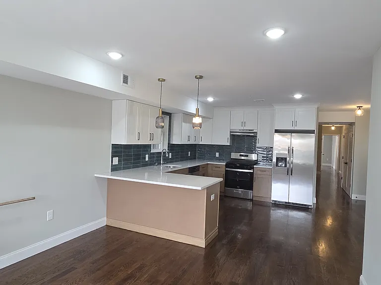 154 Oliver St #2 — Photo 3