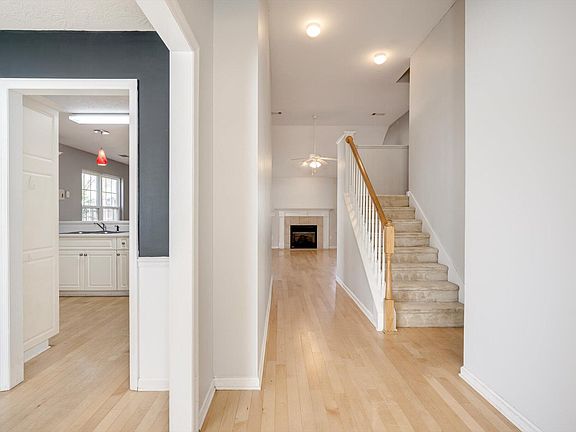 5th image of 226 Mill Stone Ln