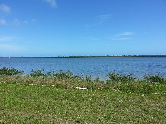 River views and access
