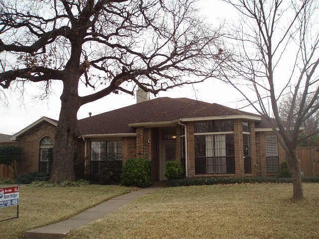 1st image of 409 Plantation Dr