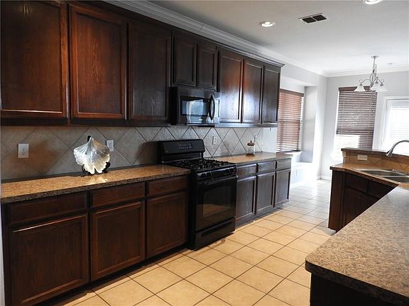 4th image of 10305 Colfax Dr