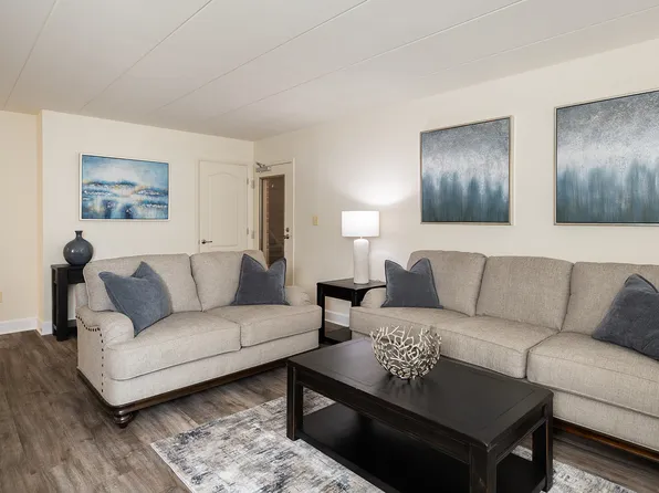 Ivy Hall Apartments