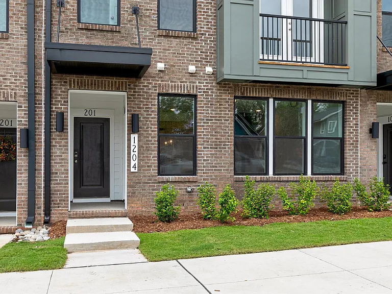 1204 S Person St #101 — Photo 23