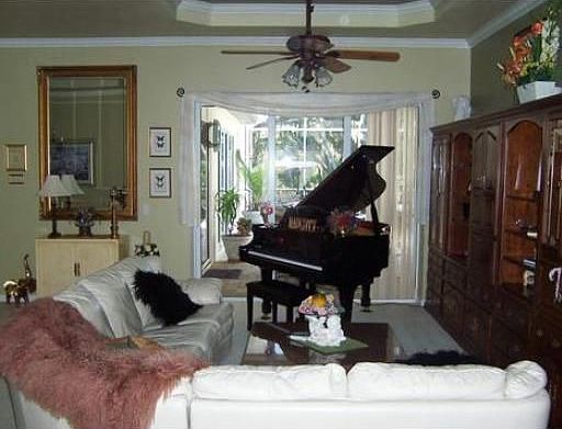 Living Room with view to the Lanai! 