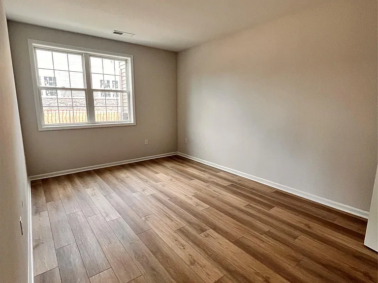 411 Tower Ridge Cir — Photo 10