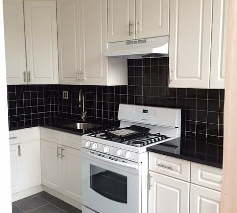 5th image of 368 Carlton Ave APT 3