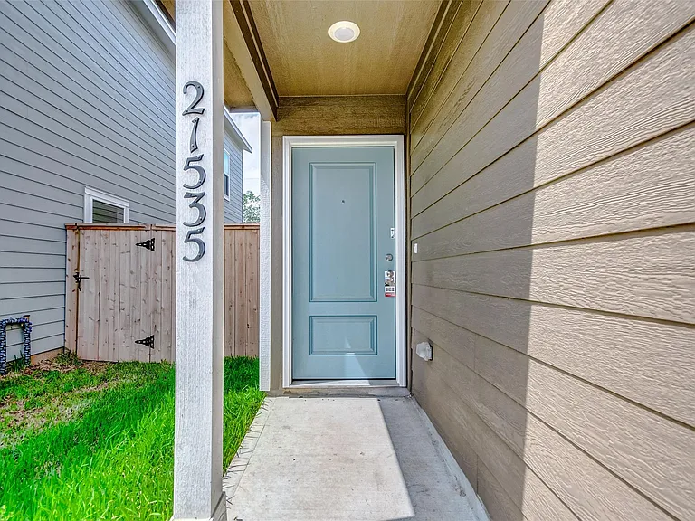21535 Carosella Dr — Photo 4