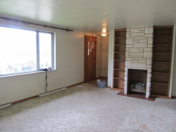 3rd image of 653 Rose Ln