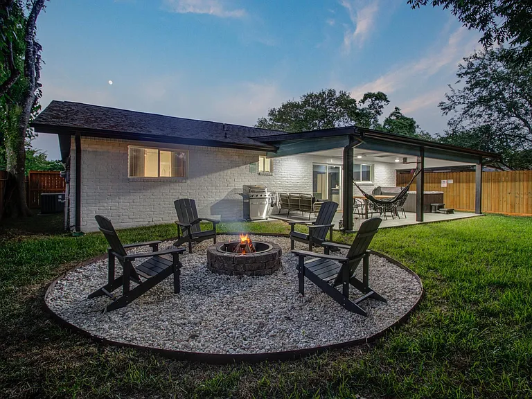 16906 Barcelona Dr — Photo 30