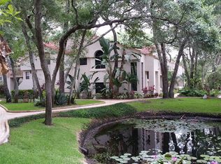 221 Los Prados Dr, Safety Harbor, FL 34695