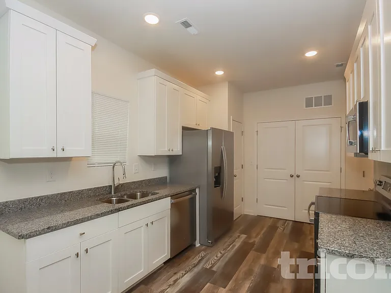 109 Sunwood Ct — Photo 6