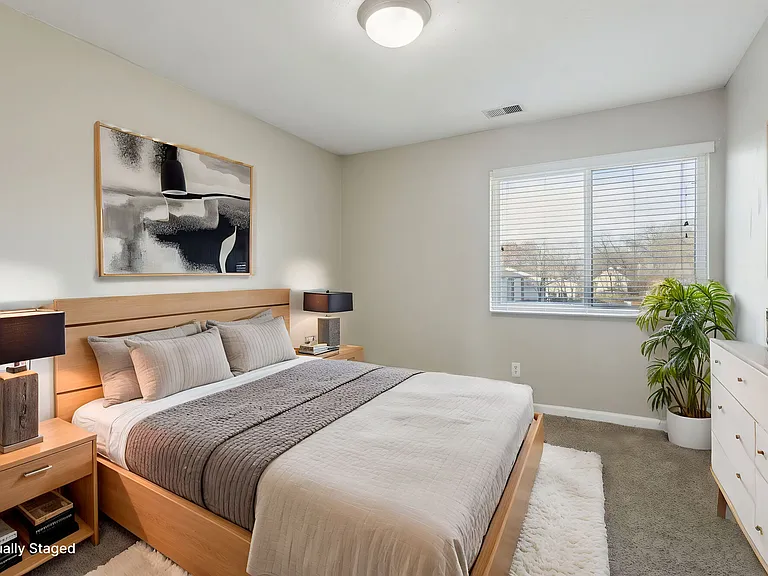 Applewood At The Cove Apartments — Photo 16