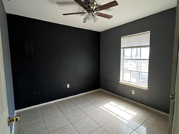 3rd image of 2300 N 32nd St #6