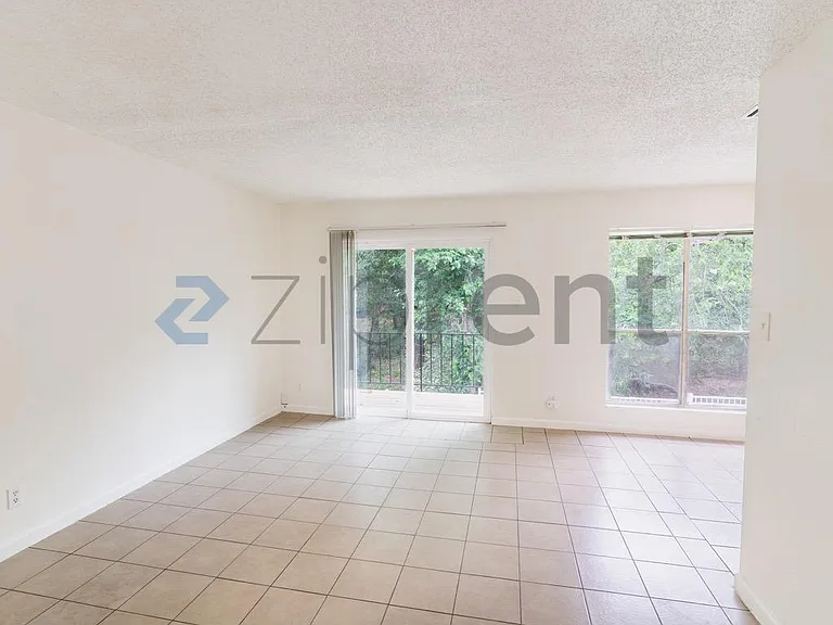 2906 Sweeney Ln #D — Photo 5