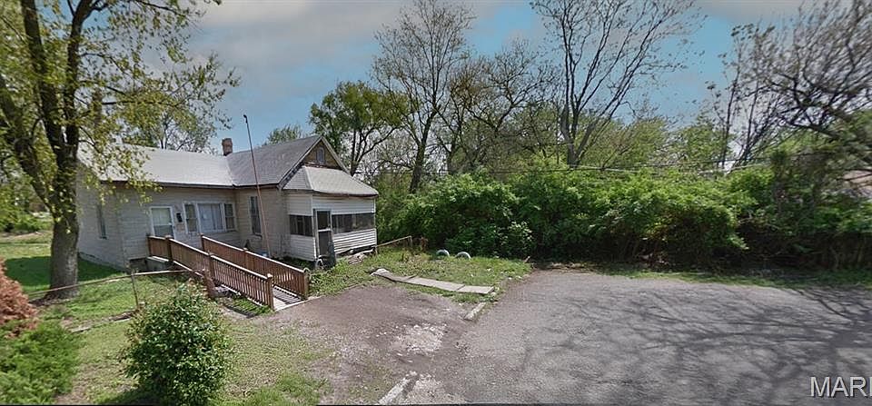 2nd image of 3027 College Ave