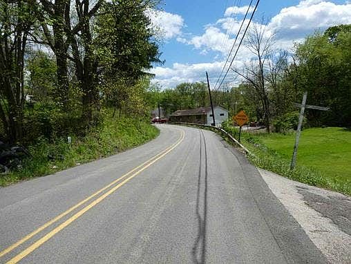 4th image of 252 Spring Valley Rd